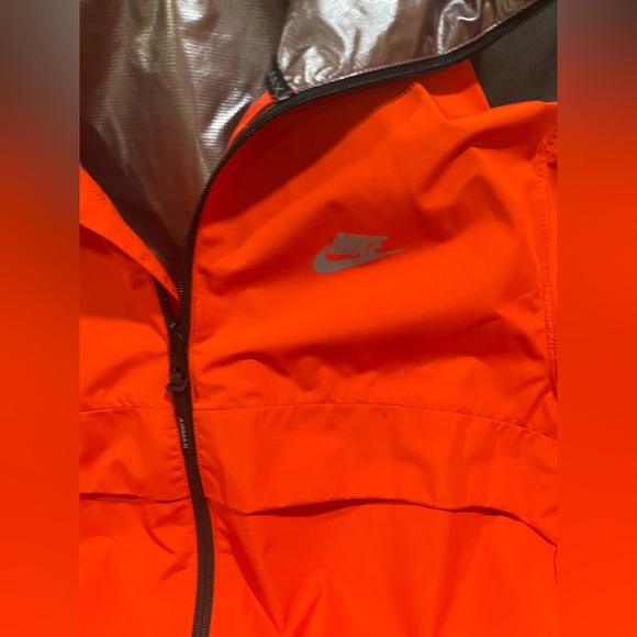 Men's Nike, large, reversible, windbreaker jacket - Picture 9 of 10